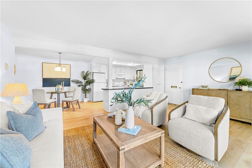 Photo of Listing #OC25265698