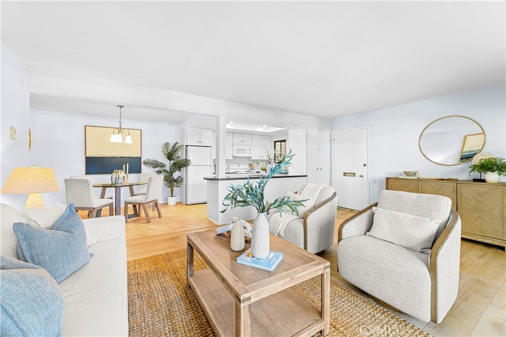 Photo of Listing #OC25265698