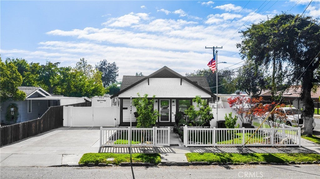 Photo of Listing #IV25266913