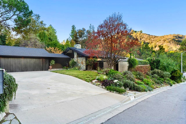 1345 Carnarvon Drive, Pasadena