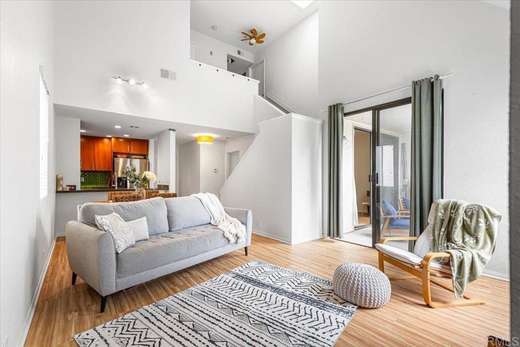 Photo of Listing #PTP2508799