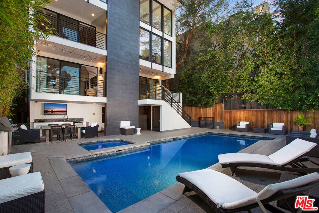 Photo of Listing #25594123