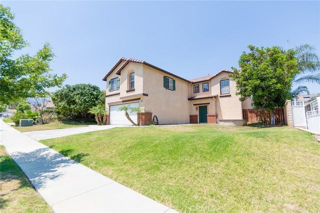 2340 Talbot Circle, Corona
