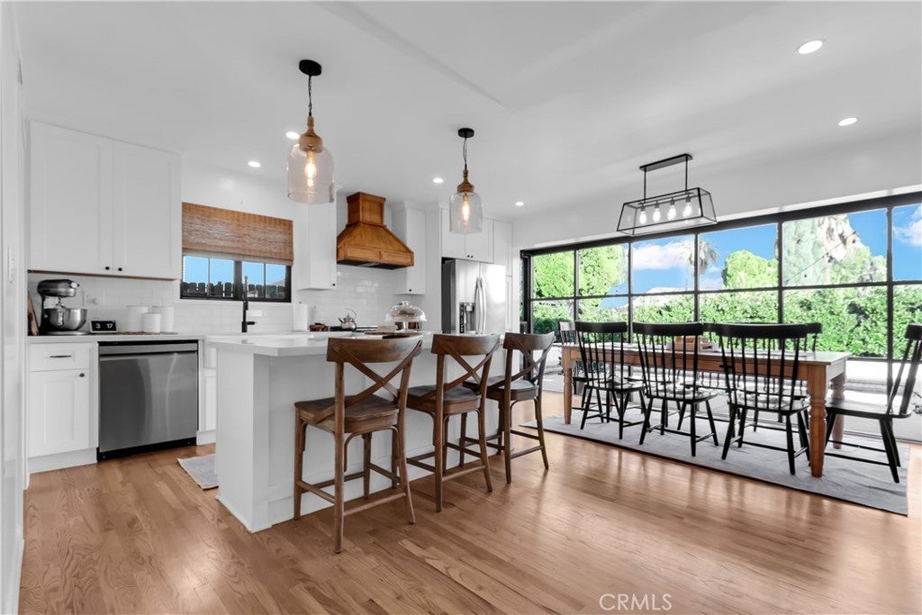 Photo of Listing #DW25267370