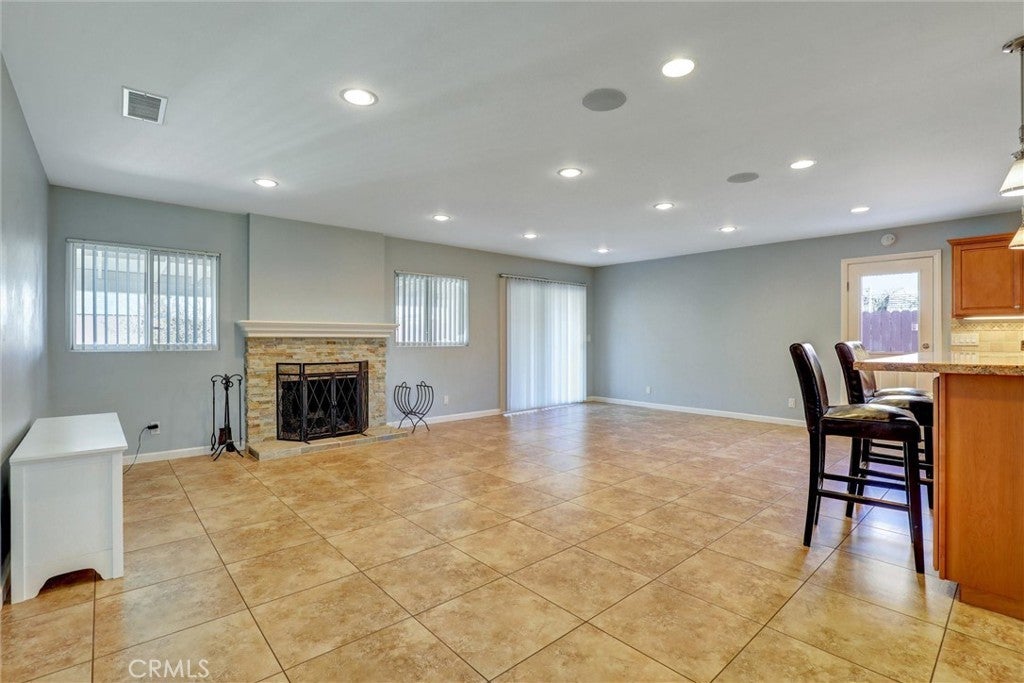 Photo of Listing #PW25267408