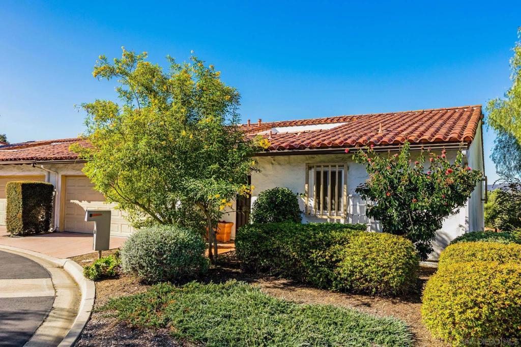 2045 Bolsa Chica Glen, Escondido