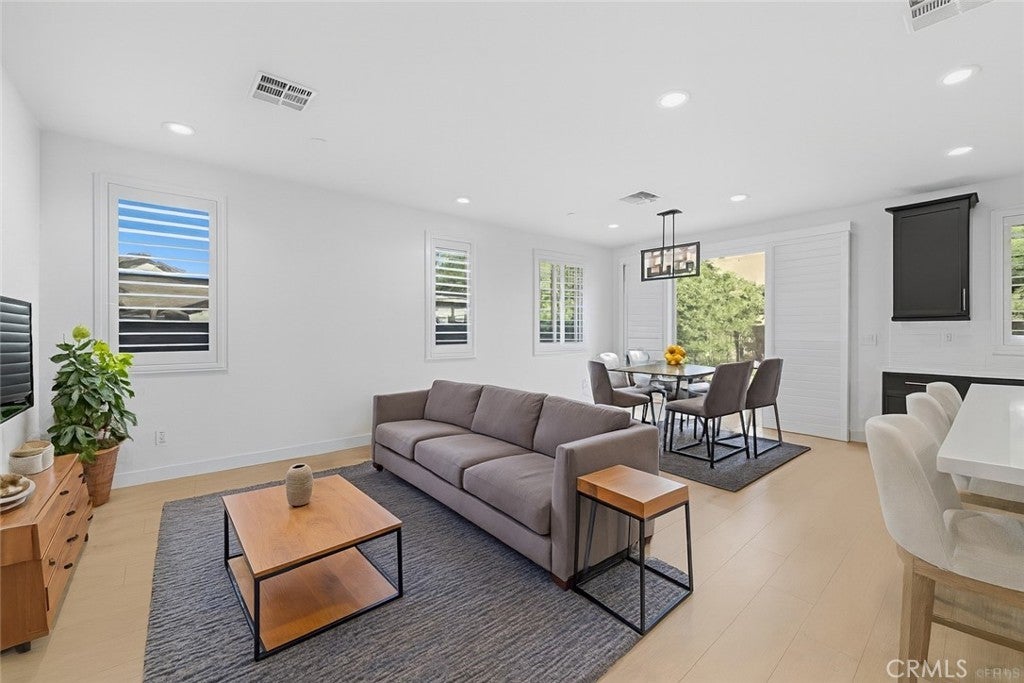 Photo of Listing #OC25267565