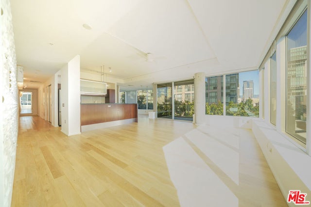 1155 S Grand Avenue # 817, Los Angeles