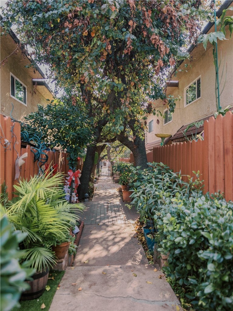 14527 Plummer 202, Panorama City