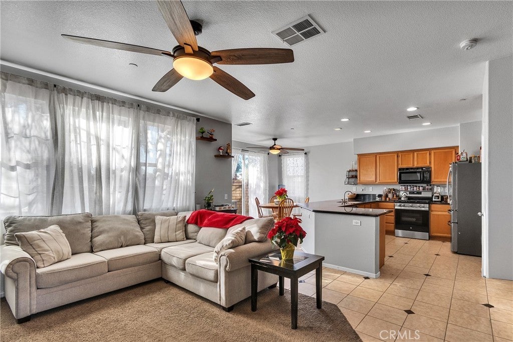 Photo of Listing #IV25267585