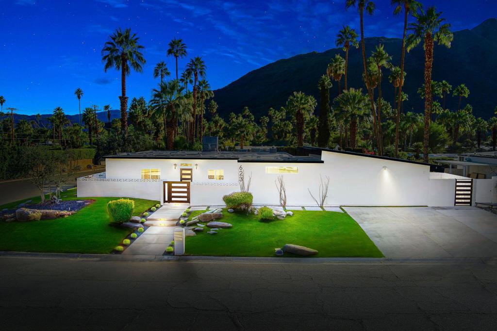 623 W Regal Drive, Palm Springs