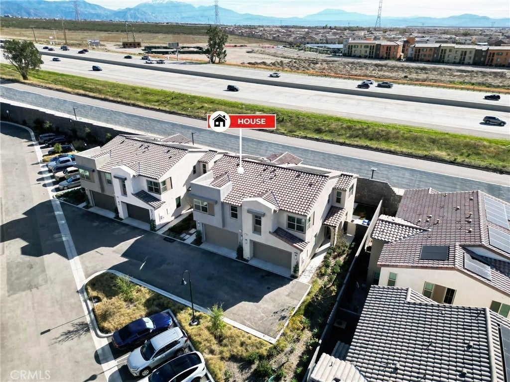 Photo of Listing #IV25267778