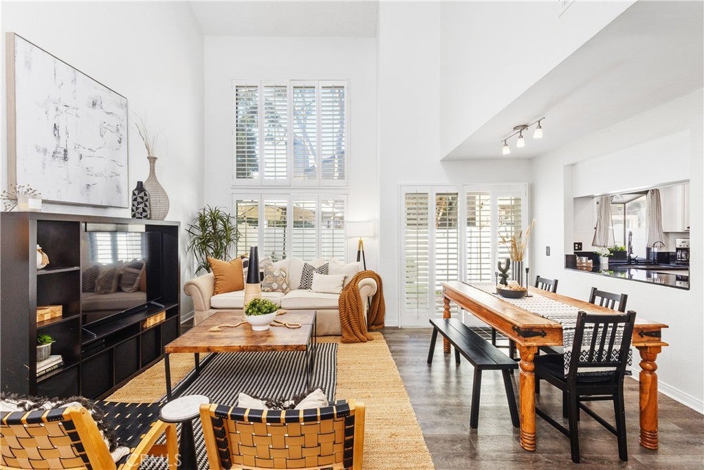 Photo of Listing #OC25267640