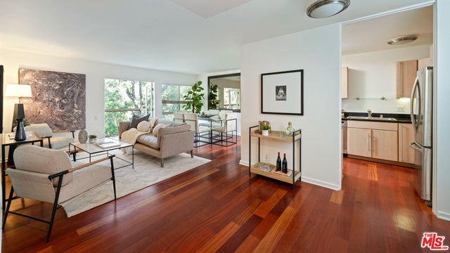 330 S Barrington Avenue # 307, Los Angeles