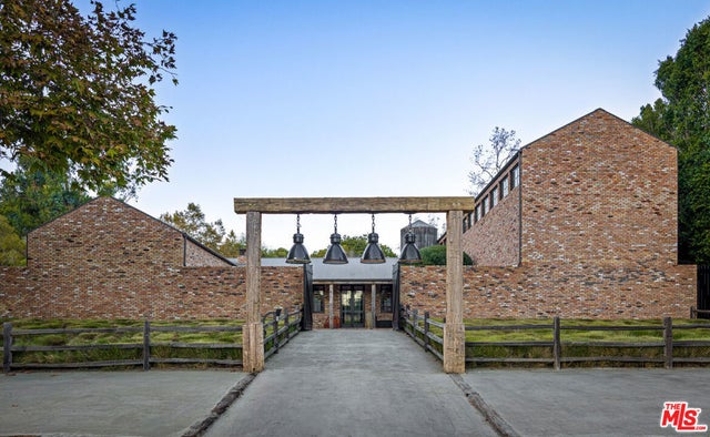 13215 Riviera Ranch Road, Los Angeles