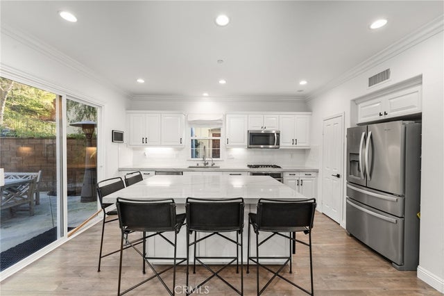 10 Bower Tree, Irvine.