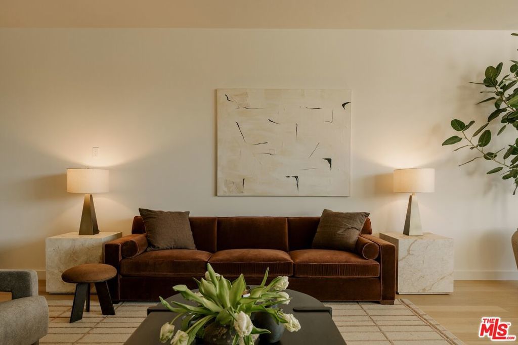 Photo of Listing #25623691