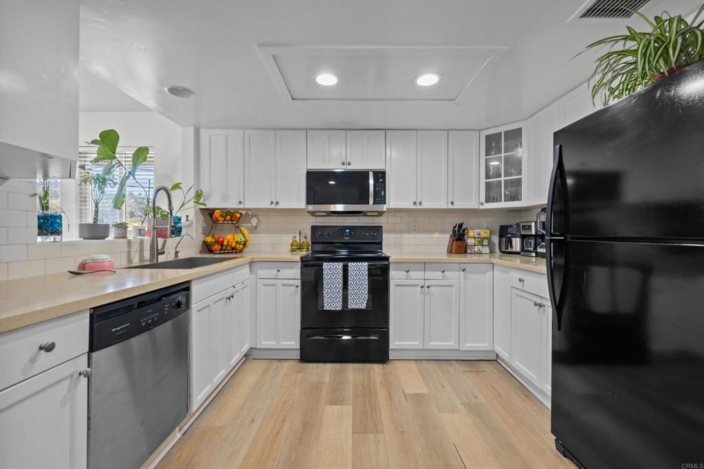 Photo of Listing #PTP2508853