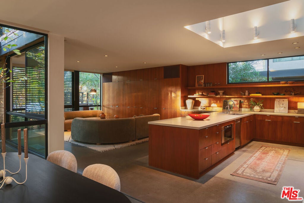 Photo of Listing #25623811