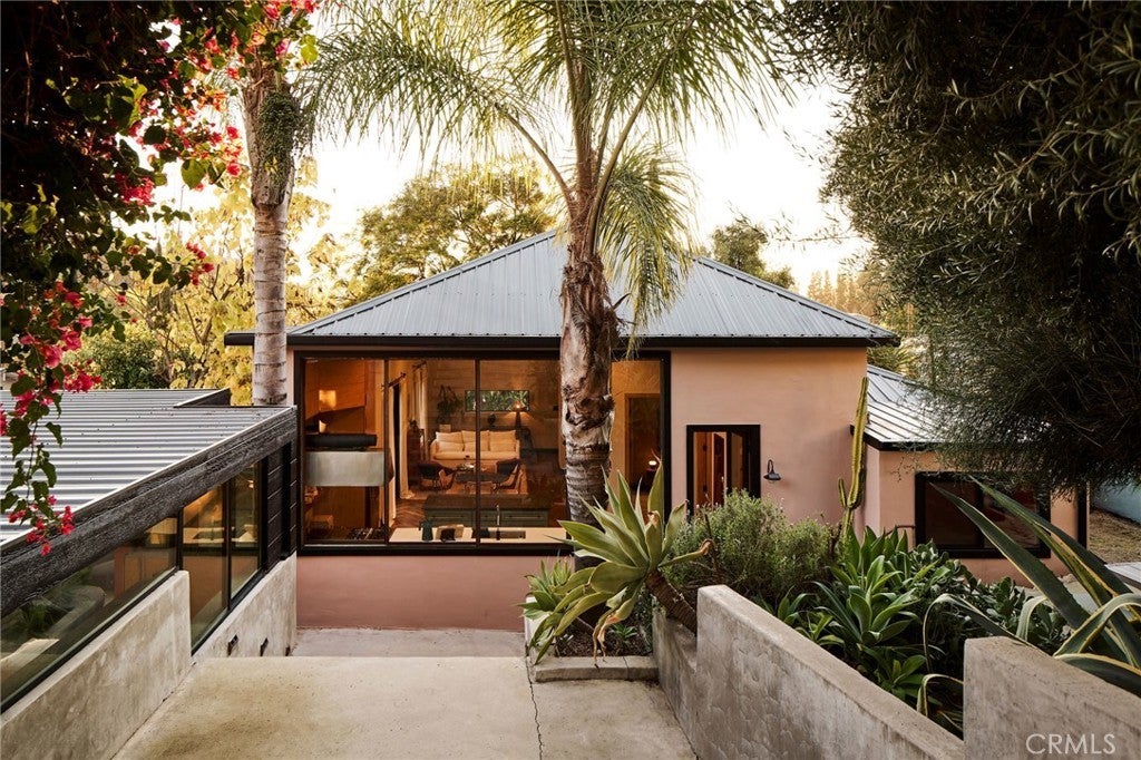 Photo of Listing #SB25267785