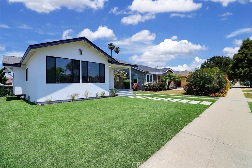 Photo of Listing #IV25268370