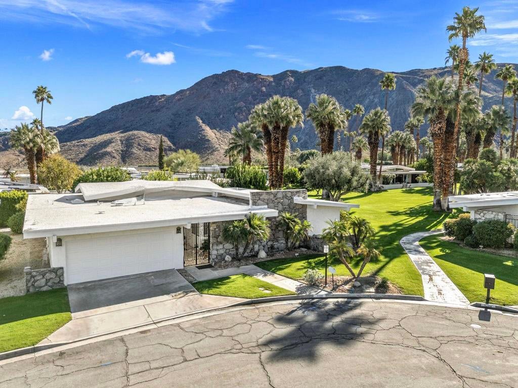 2450 Camino Vida, Palm Springs