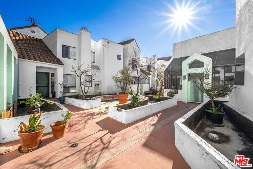 Photo of Listing #25623757