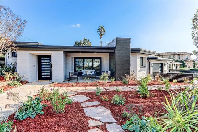 876 Center Street, El Segundo