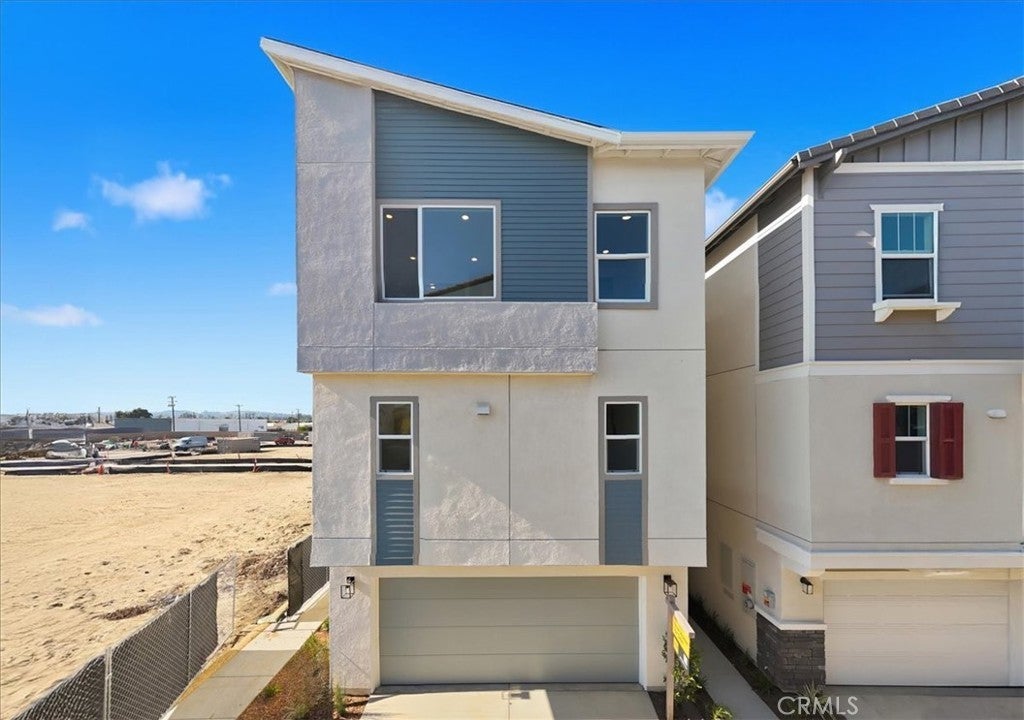 Photo of Listing #IV25266320