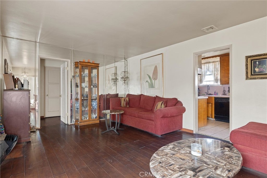 Photo of Listing #PW25265020