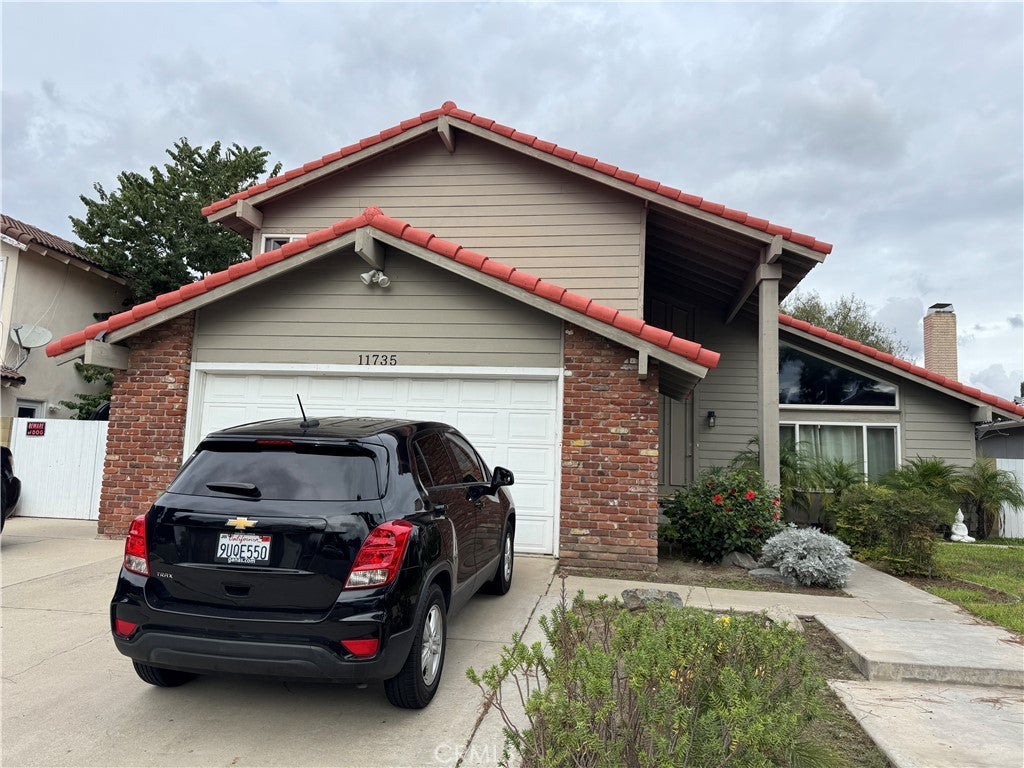 11735 Quartz, Fountain Valley