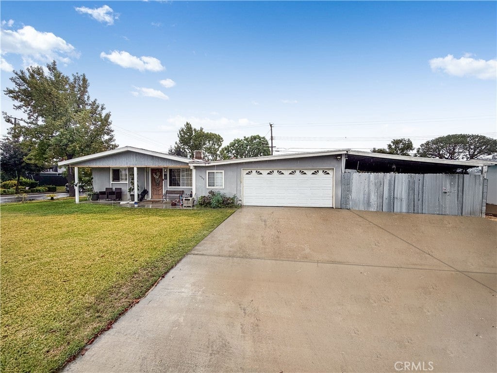 Photo of Listing #IV25268802