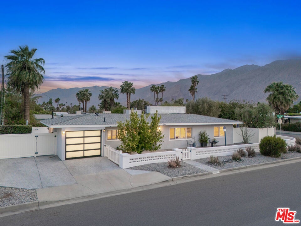 1399 Tamarisk Road, Palm Springs