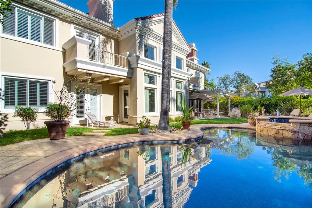 Photo of Listing #SR25267596