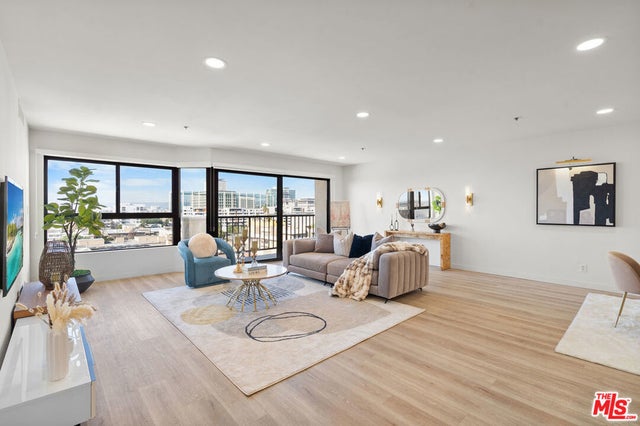 727 S Ardmore Avenue # 802, Los Angeles