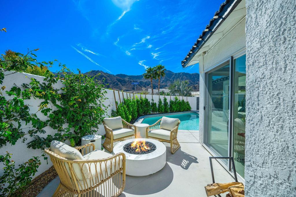 54990 Avenida Madero, La Quinta