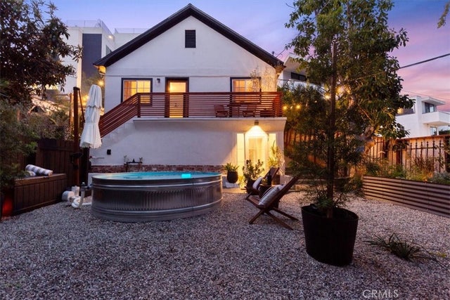 2207 Apex Avenue, Los Angeles