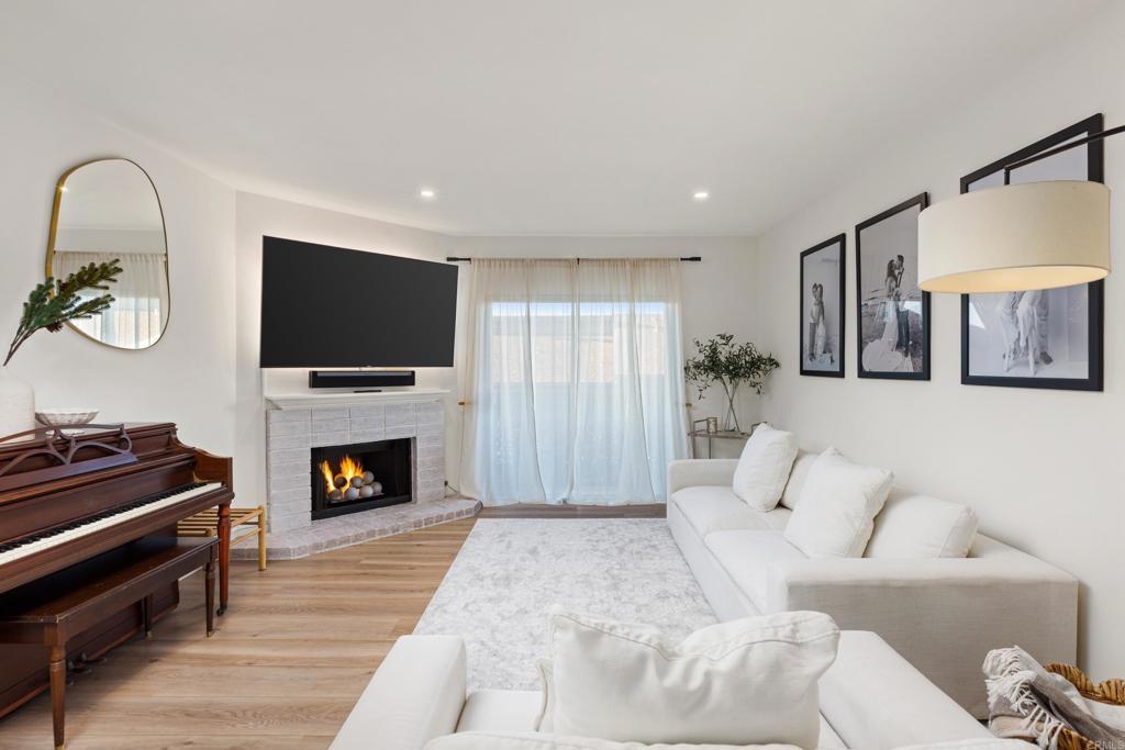 Photo of Listing #PTP2508910