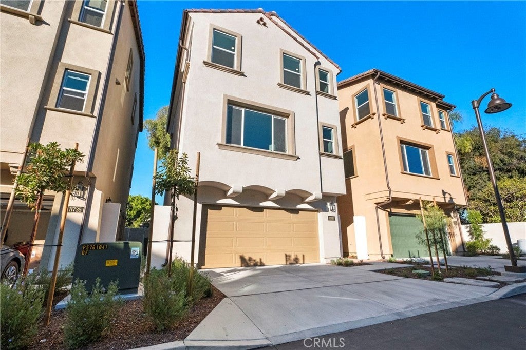 Photo of Listing #NP25267229