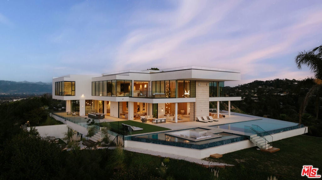 Photo of Listing #25619317