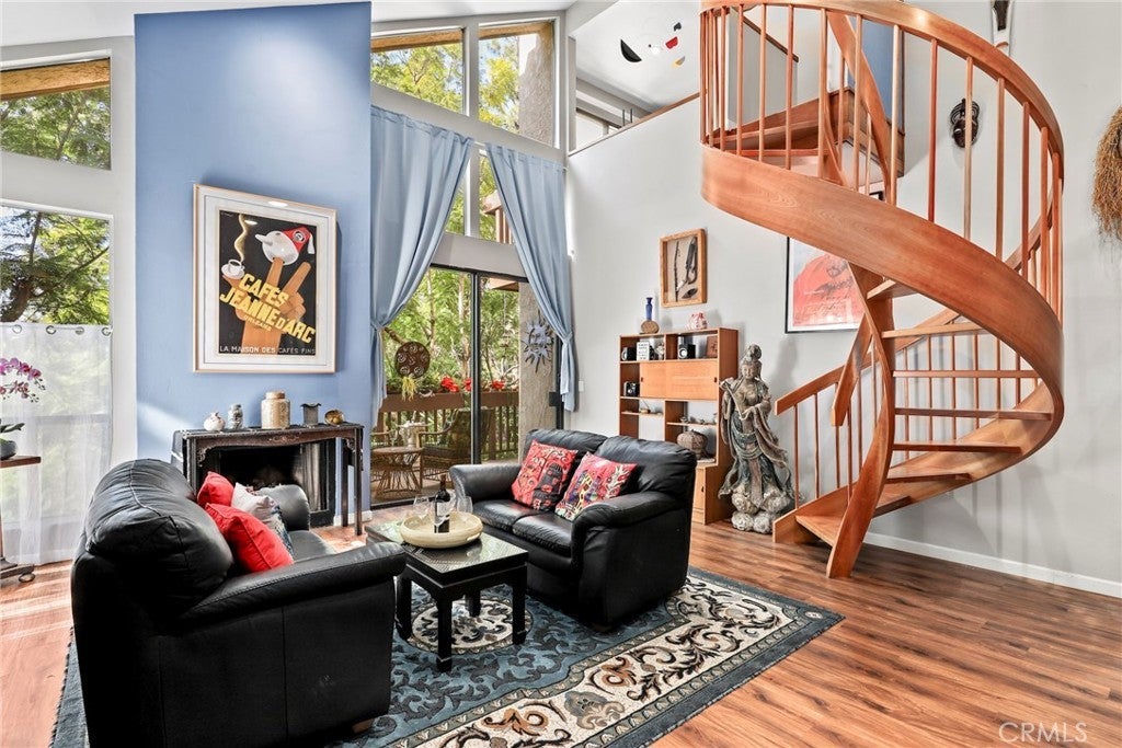 Photo of Listing #SB25268393