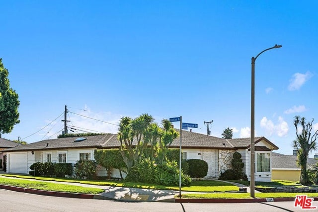 5804 S Sherbourne Drive, Los Angeles