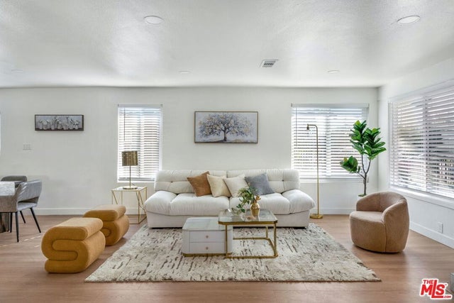 5832 6th Avenue, Los Angeles