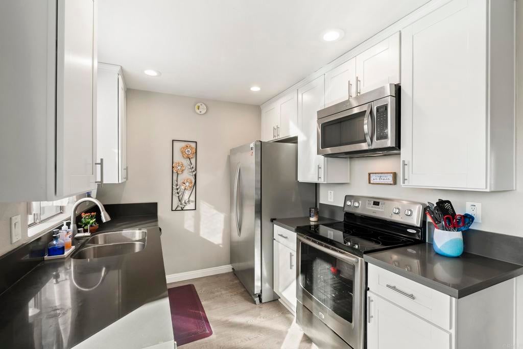 12553 Mapleview Street 8, Lakeside