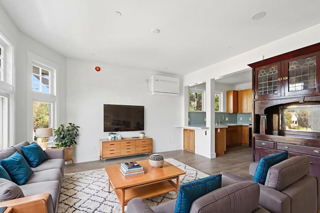 Photo of Listing #ML82028720