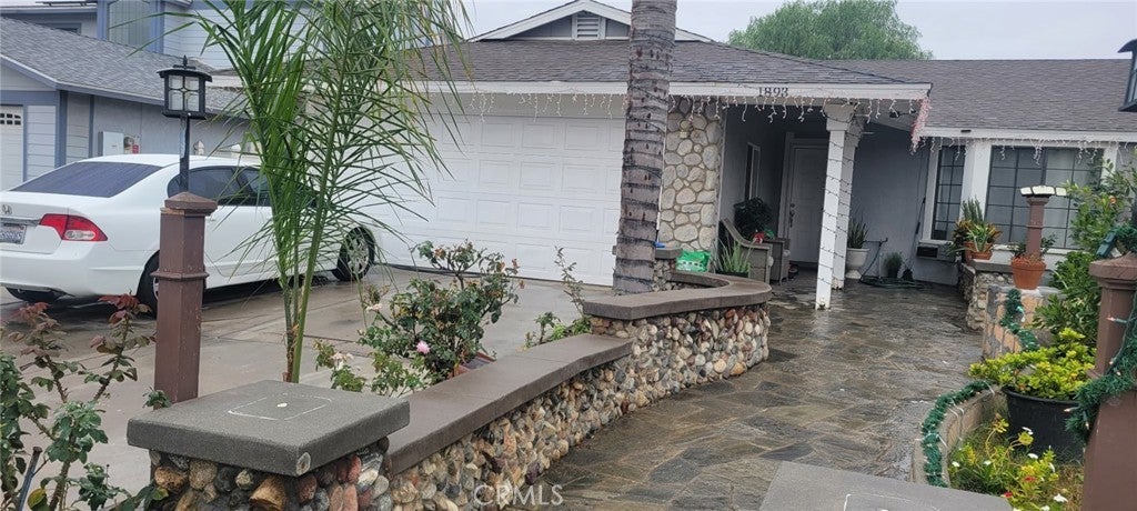 Photo of Listing #DW25270288