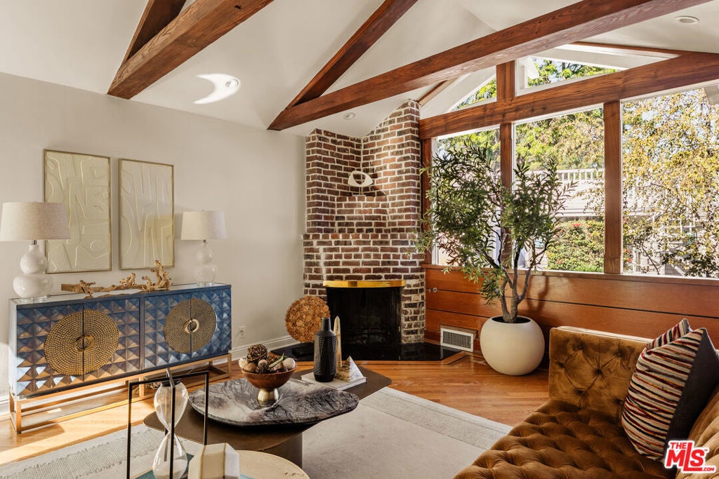 Photo of Listing #25624807