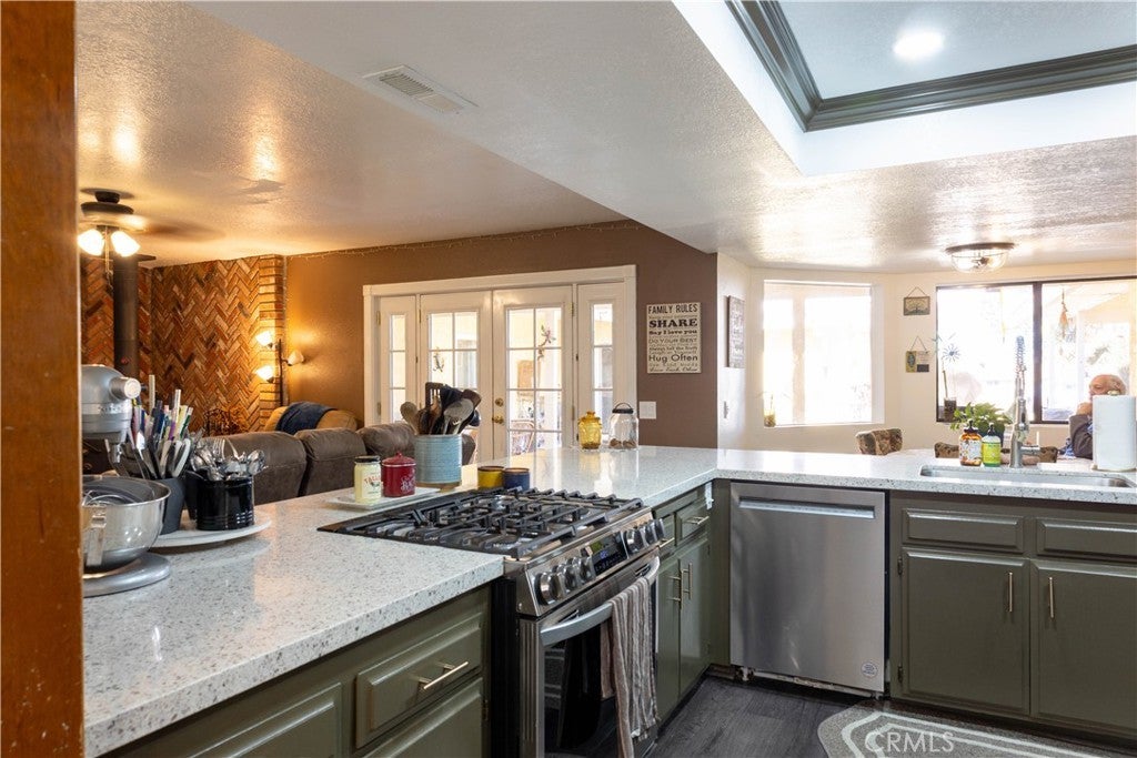 Photo of Listing #IV25270373