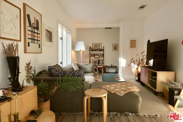 466 Wren Drive, Los Angeles