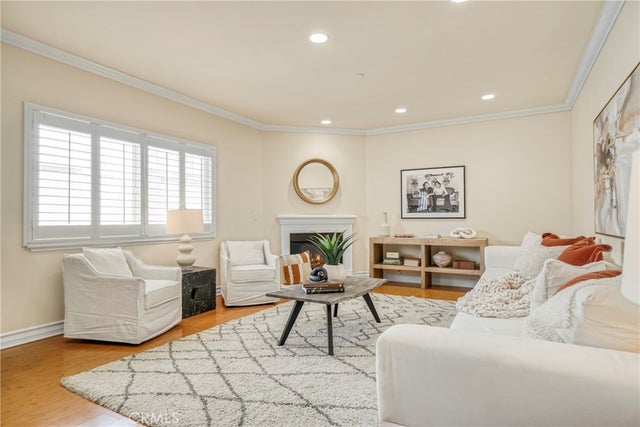 11923 Darlington Avenue # 302, Los Angeles